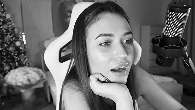 Adel chocolate  online show from 7, 1, 2026