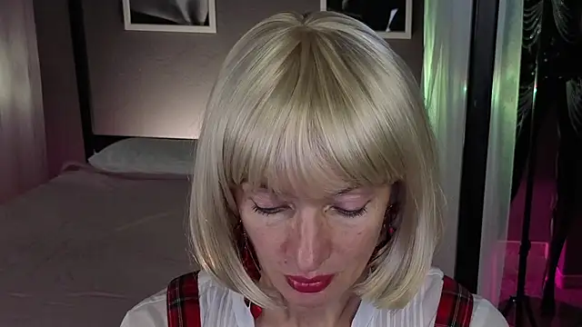 Dorothy Meyer online show from 29, 9, 2025