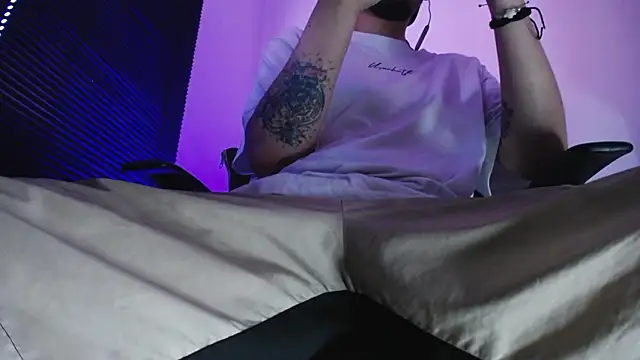 zacwatson  online show from 11, 3, 2026