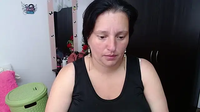 CristialJones  online show from 8, 10, 2025