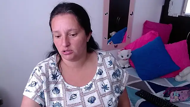 CristialJones  online show from 10, 11, 2025