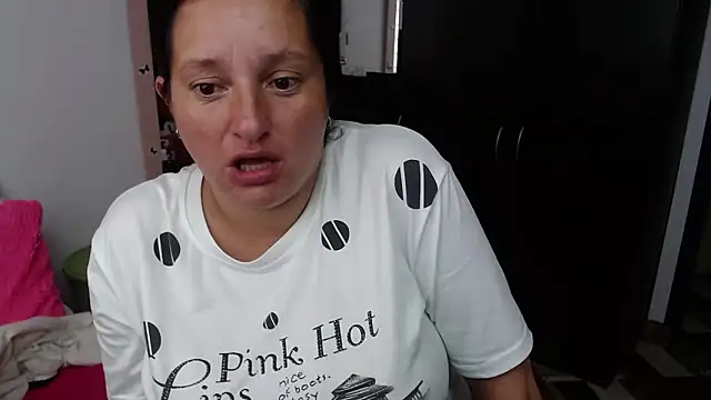 CristialJones  online show from 10, 10, 2025