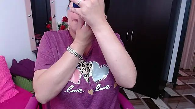 CristialJones  online show from 6, 10, 2025