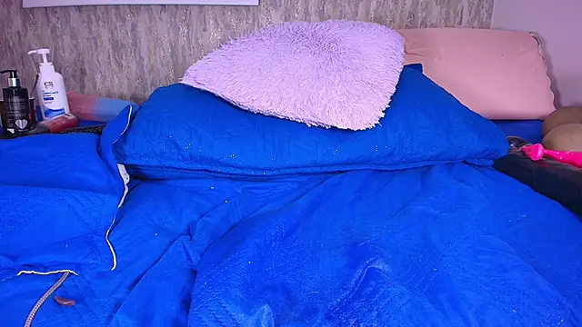 Snapshot of violett_lo chatting on 15, 3, 2025 violett lo online show from 15, 3, 2025