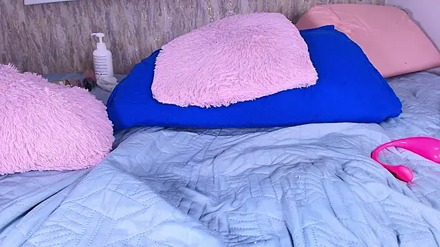 Snapshot of violett_lo chatting on 22, 3, 2025 violett lo online show from 22, 3, 2025