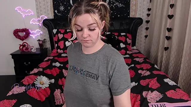 DaisieMaeXO online show from 12, 2, 2025