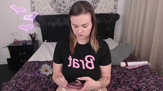 DaisieMaeXO online show from 17, 12, 2025