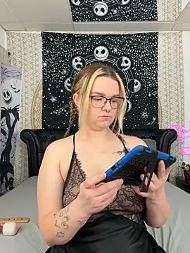 DaisieMaeXO online show from 3, 1, 2025