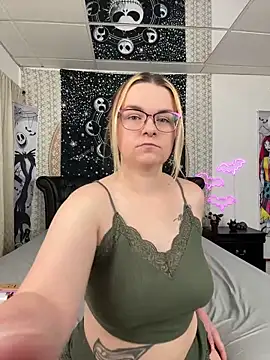 DaisieMaeXO online show from 4, 1, 2025