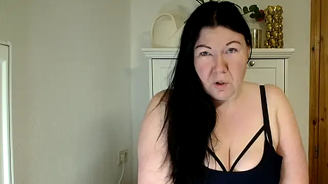 p6w official online show from 10, 3, 2026