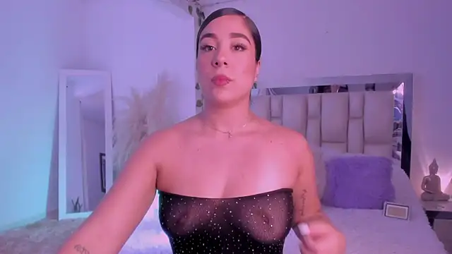Sussy Bell01 online show from 17, 4, 2026
