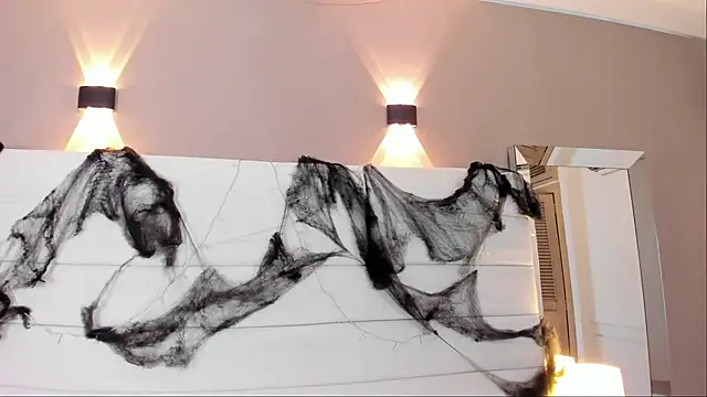 Lilly 2809  online show from 19, 10, 2025