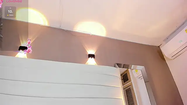 Lilly 2809  online show from 9, 9, 2025