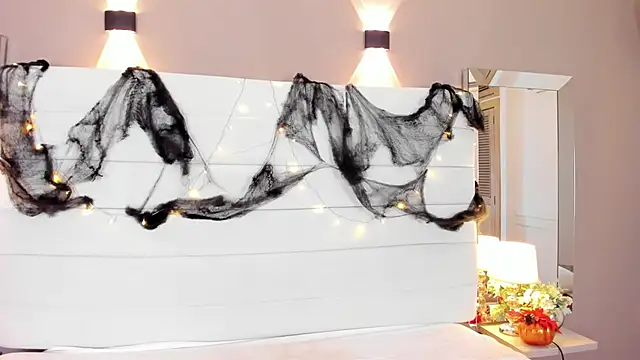 Lilly 2809  online show from 22, 10, 2025