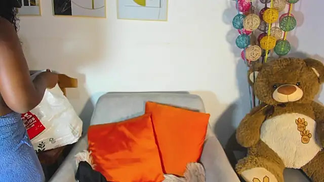 helena copper  online show from 23, 3, 2026