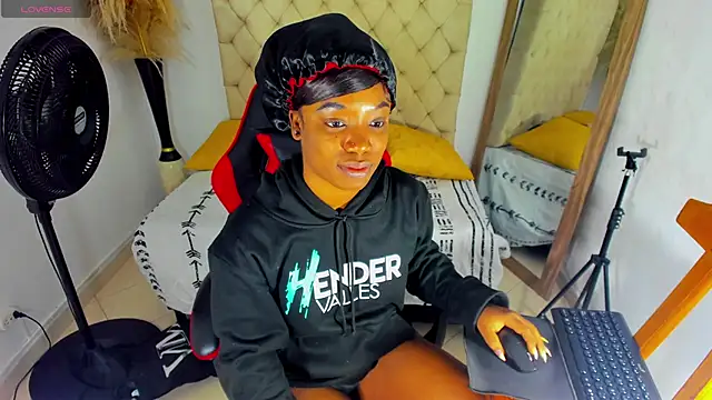 helena copper  online show from 30, 11, 2025