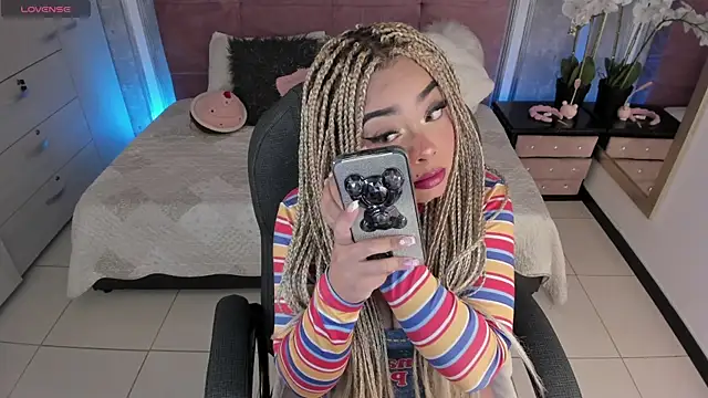 conny  curly online show from 4, 11, 2025