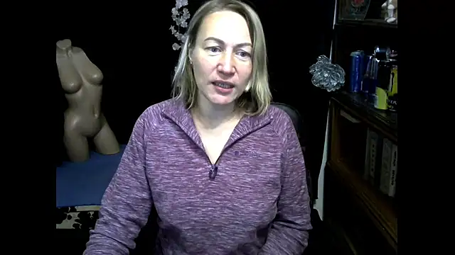 wLESLYMOSw online show from 3, 10, 2025