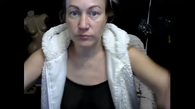 wLESLYMOSw online show from 19, 9, 2025