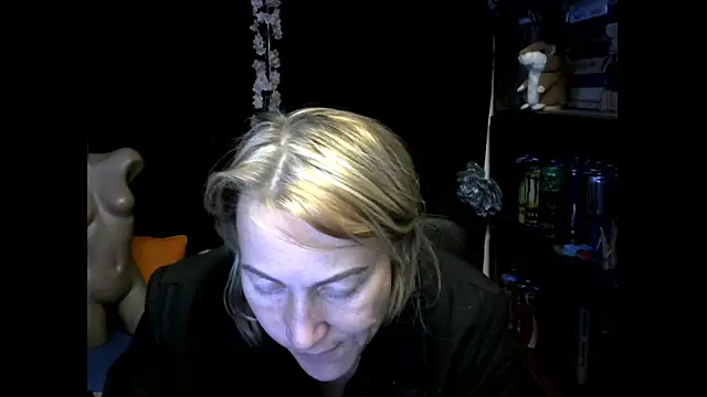 wLESLYMOSw online show from 31, 10, 2025