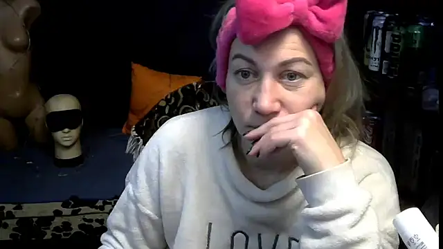 wLESLYMOSw online show from 22, 12, 2025