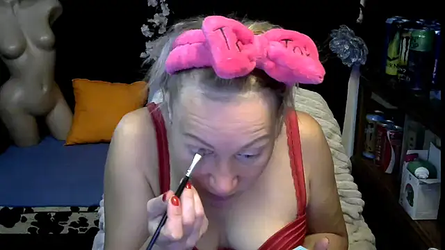 wLESLYMOSw online show from 6, 11, 2025