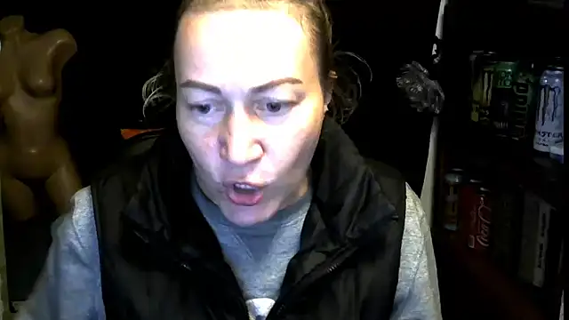 wLESLYMOSw online show from 18, 11, 2025