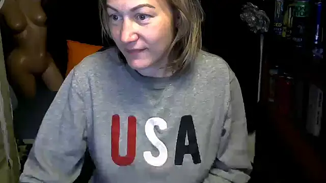 wLESLYMOSw online show from 14, 11, 2025