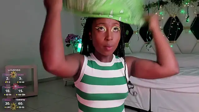 EmmaSanzz  online show from 18, 3, 2025