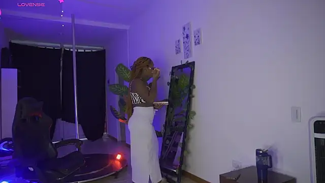 EmmaSanzz  online show from 11, 3, 2026