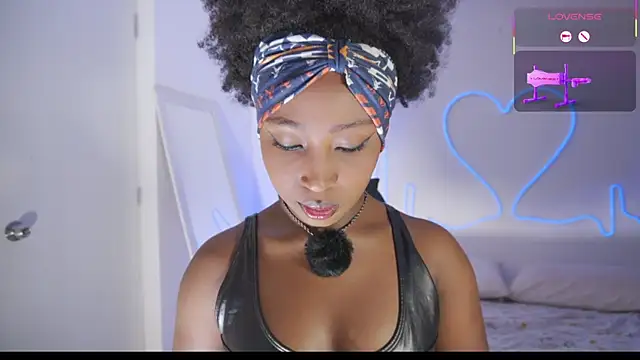 Snapshot of EmmaSanzz_ chatting on 7, 1, 2026 EmmaSanzz online show from 7, 1, 2026