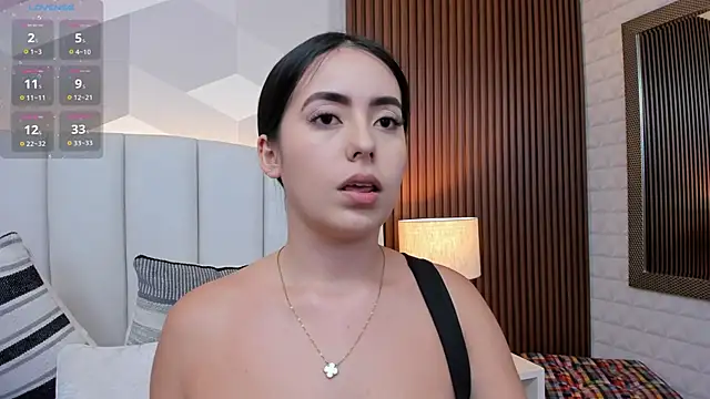 Julietasantos   online show from 15, 10, 2025