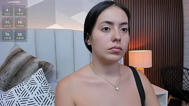 Julietasantos   online show from 7, 3, 2025