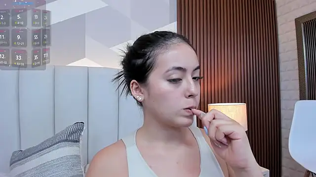 Julietasantos   online show from 3, 10, 2025