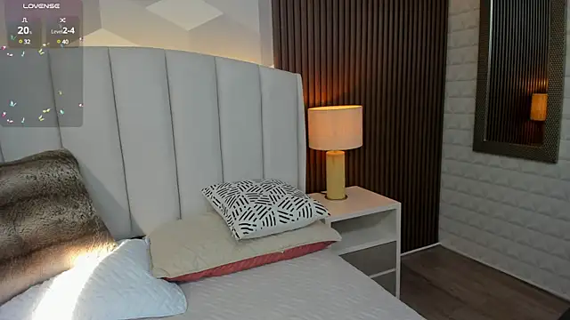 Julietasantos   online show from 12, 3, 2025