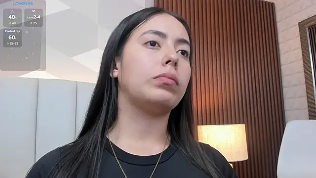 Julietasantos   online show from 7, 5, 2026