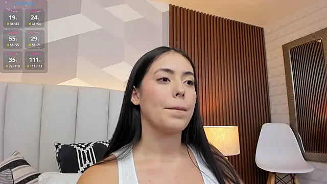 Julietasantos   online show from 6, 10, 2025