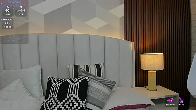 Julietasantos   online show from 23, 9, 2025