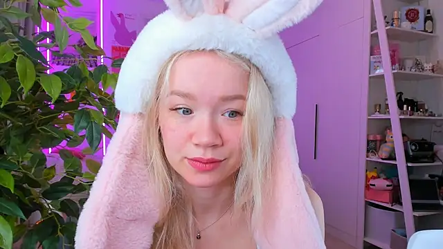 Lily Young online show from 4, 4, 2026