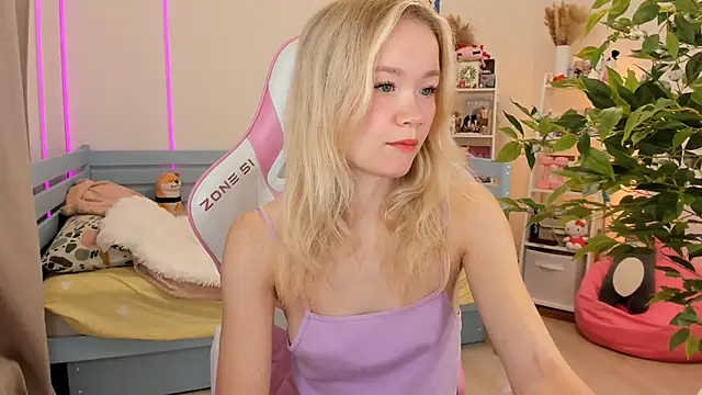 Lily Young online show from 28, 10, 2025