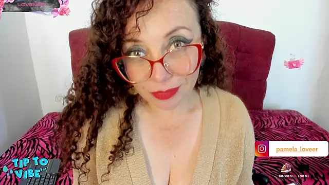 Snapshot of pamela_bell chatting on 18, 11, 2025 pamela bell online show from 18, 11, 2025