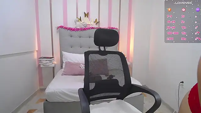 Mariana Rojas online show from 14, 9, 2025