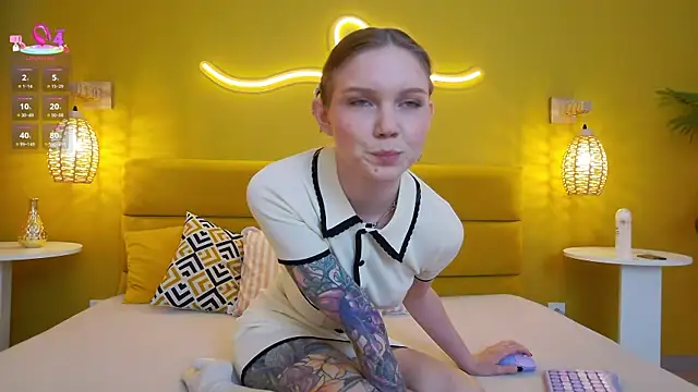 lessysweety online show from 6, 11, 2025