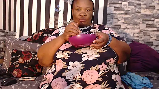 BigHotMatureXx online show from 17, 9, 2025