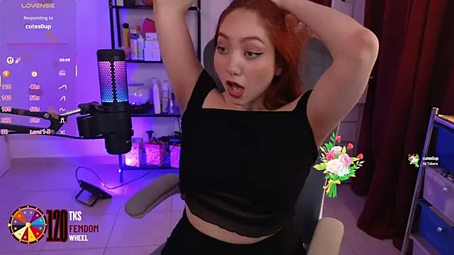 LilyVelvett online show from 16, 9, 2025