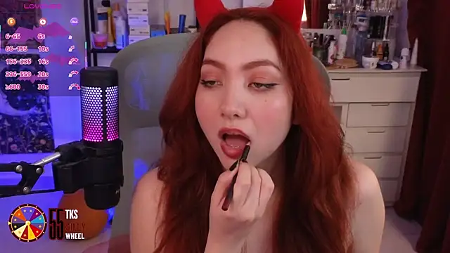 LilyVelvett online show from 23, 10, 2025