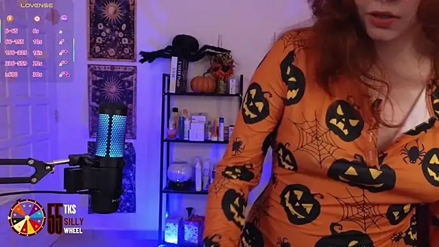 LilyVelvett online show from 19, 9, 2025