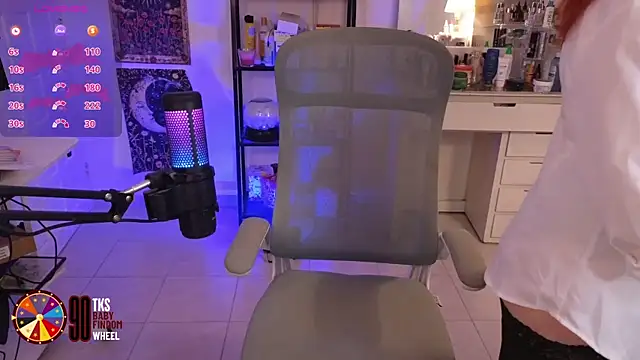 LilyVelvett online show from 4, 11, 2025