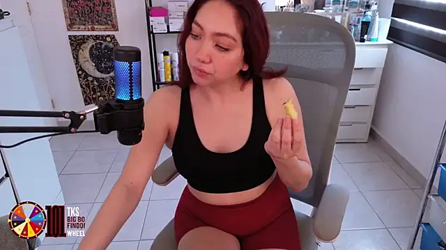 LilyVelvett online show from 29, 6, 2026