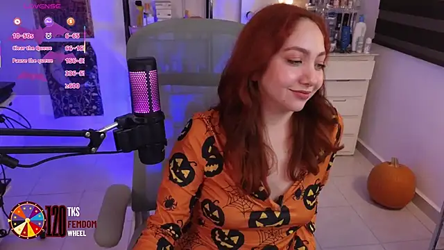 LilyVelvett online show from 29, 10, 2025